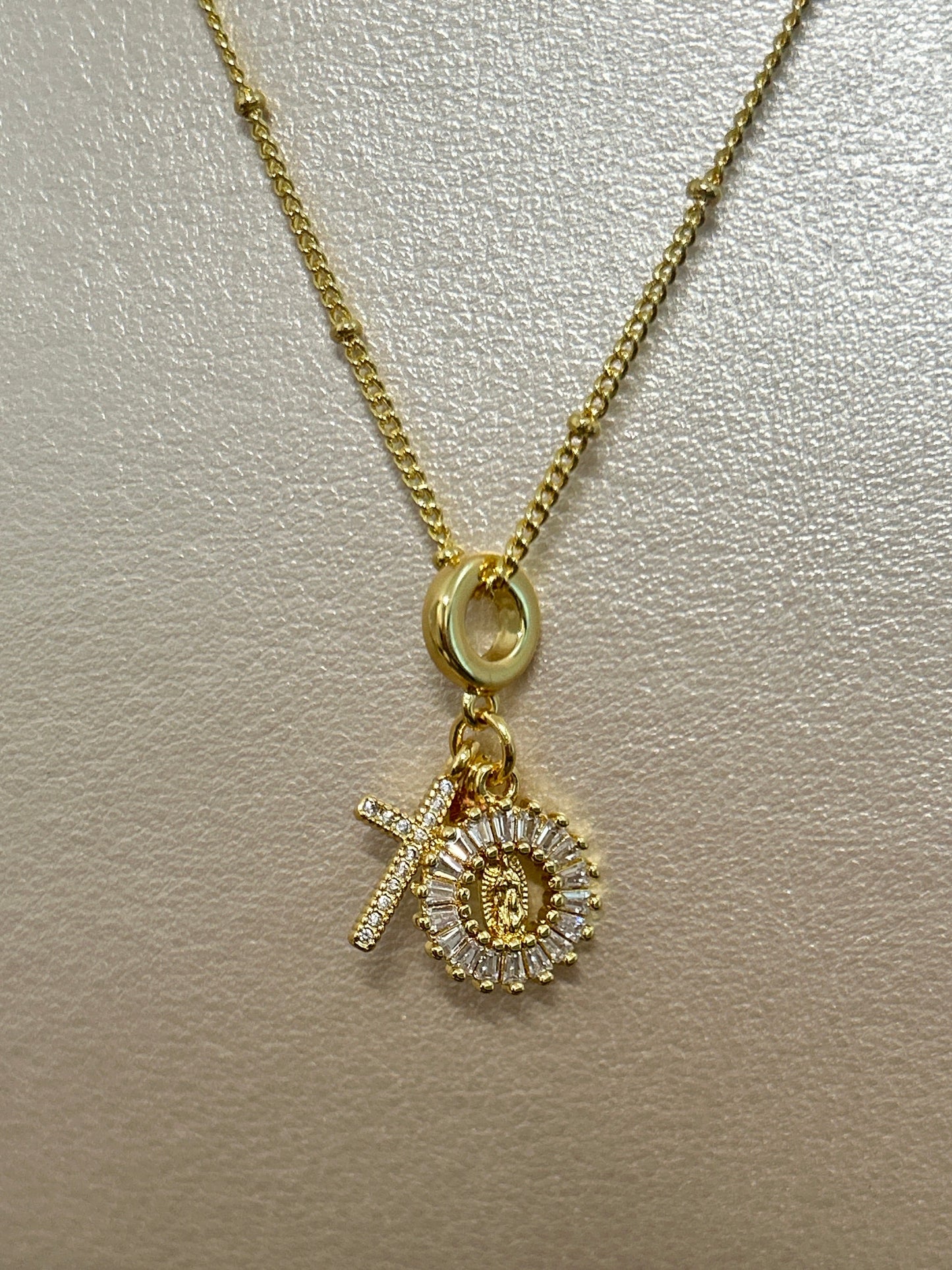 Zirconia San Benito with cross necklace
