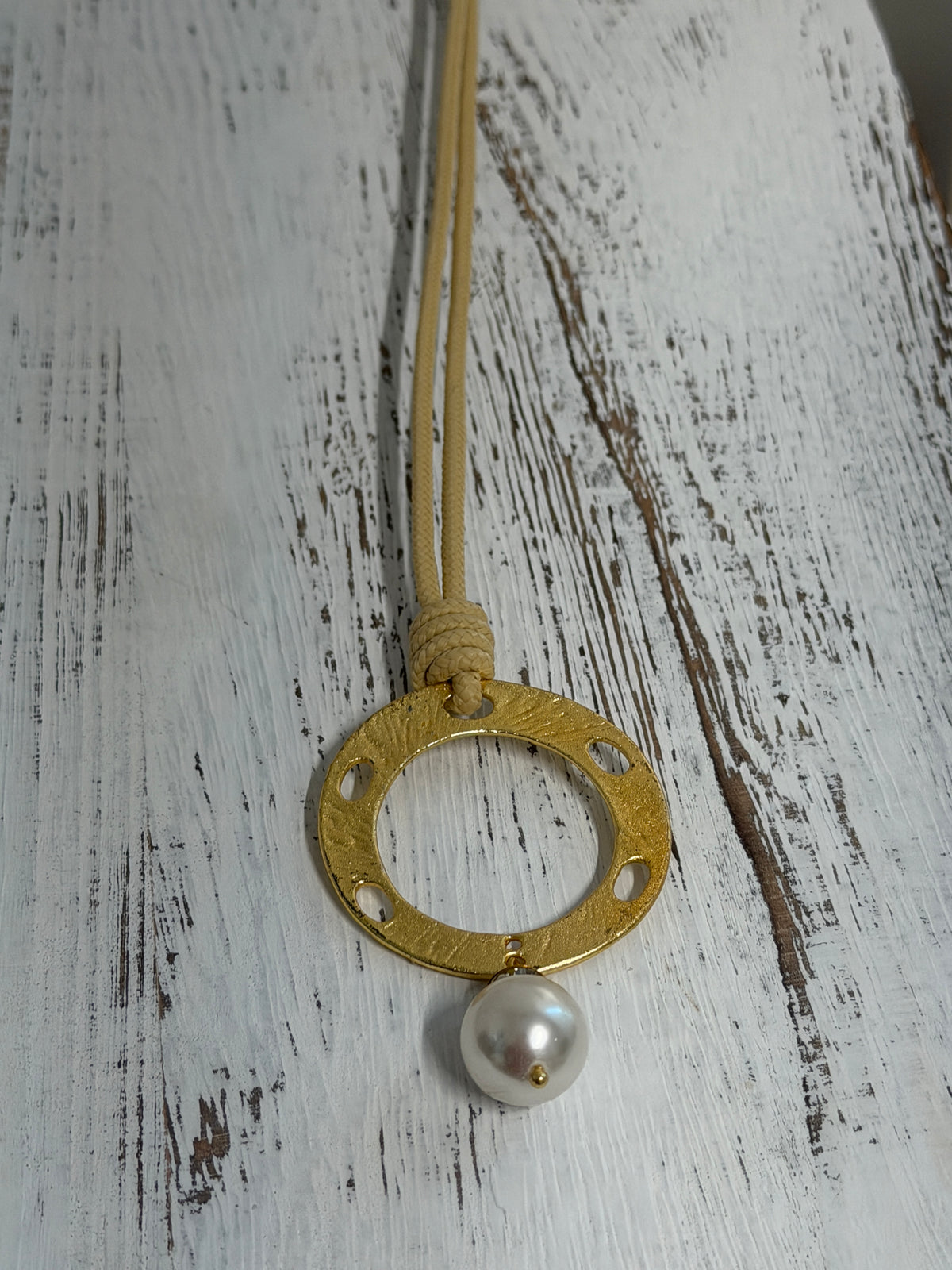 Collar ajustable Sol de Savanna crema #4 )