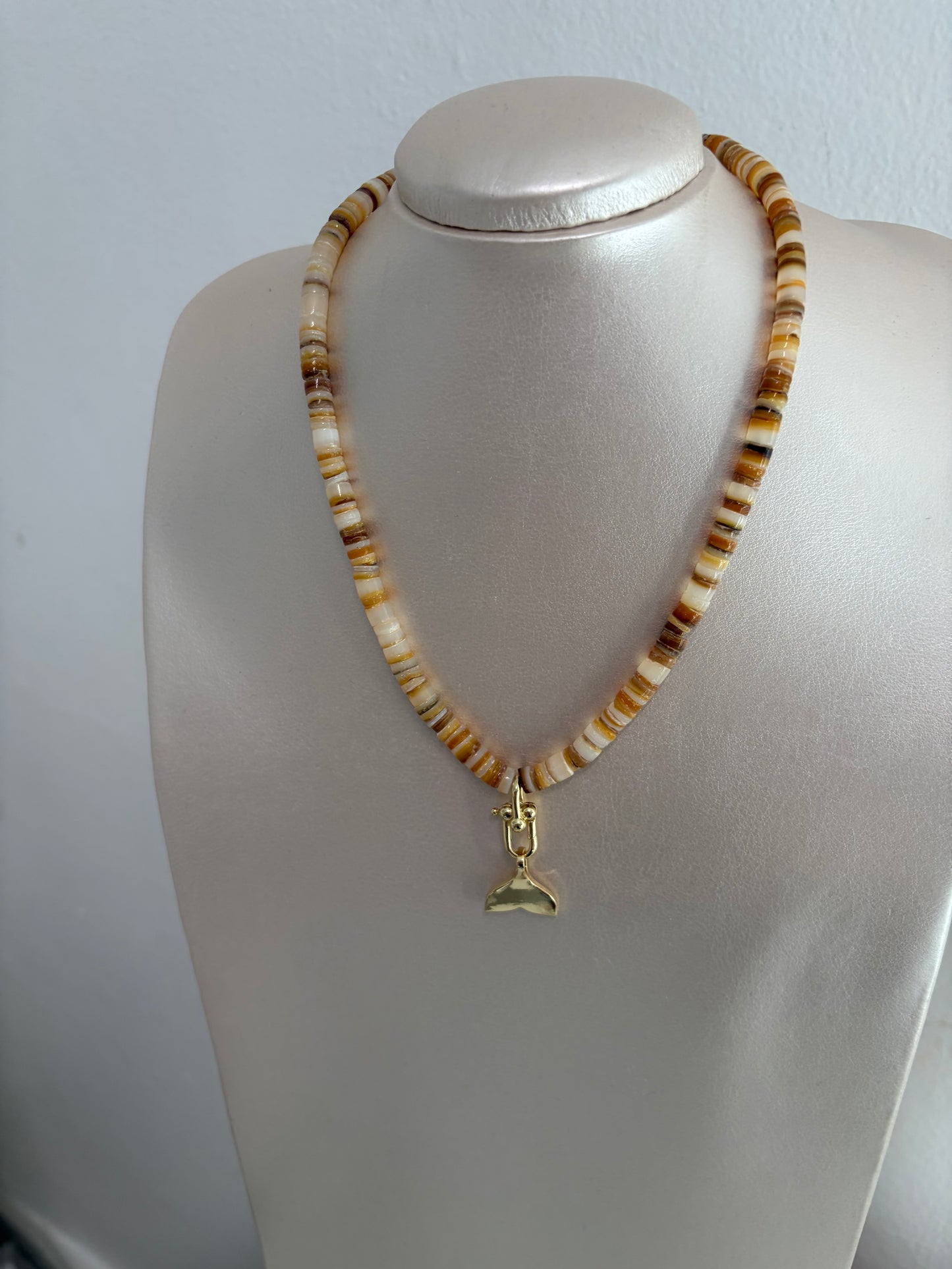 Collar marea dorada ( 3 charms intercambiables)