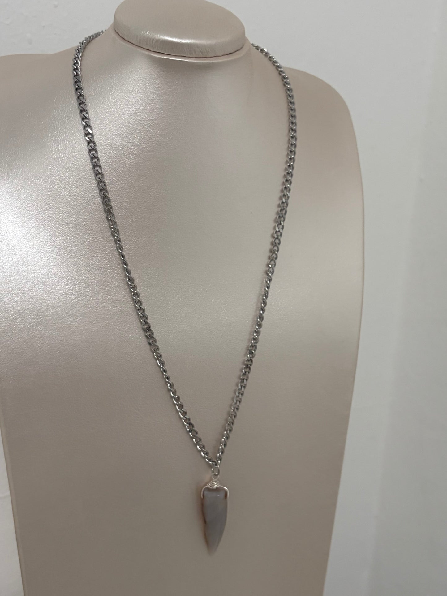 Agatha horn men necklace