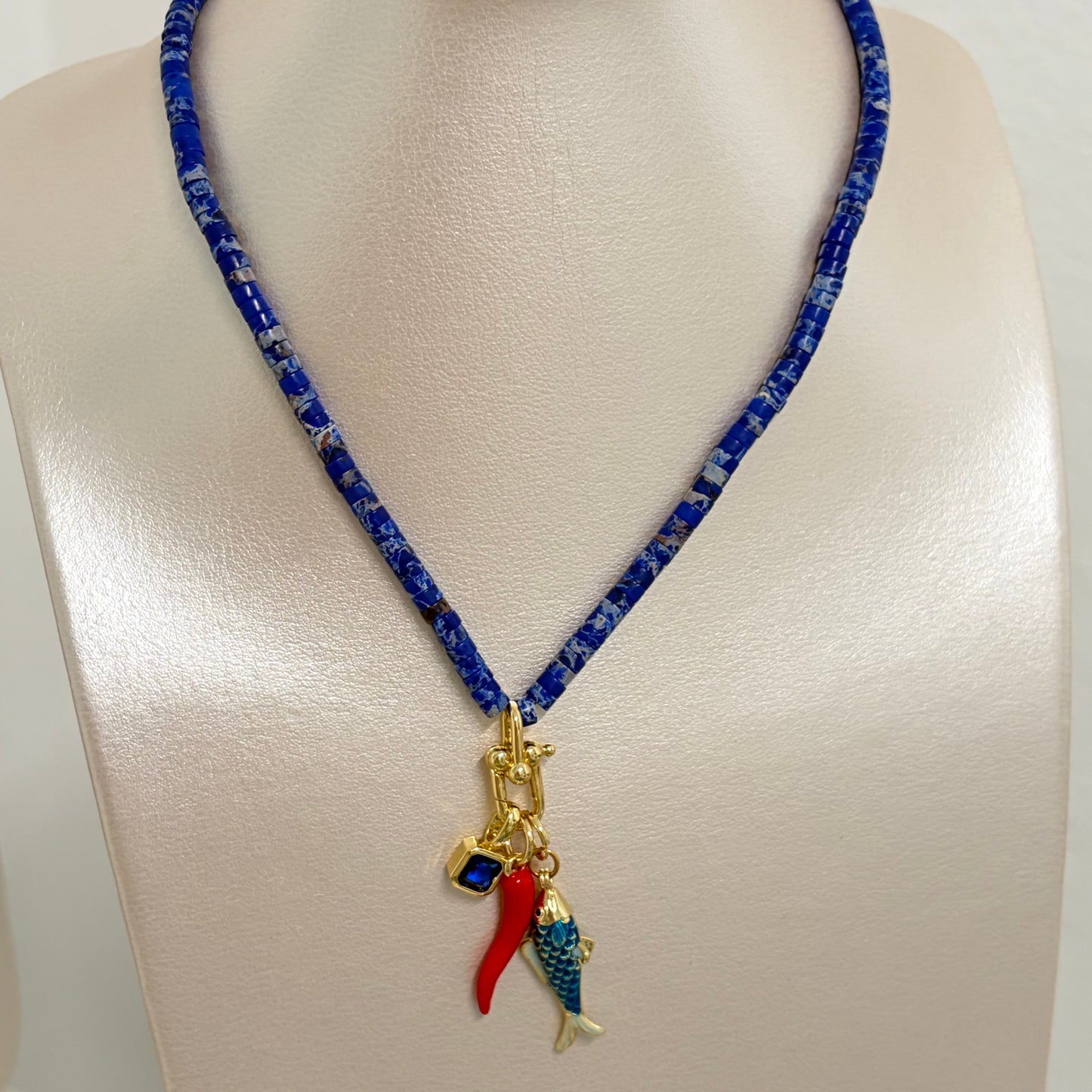 Collar azure ( charms removibles)