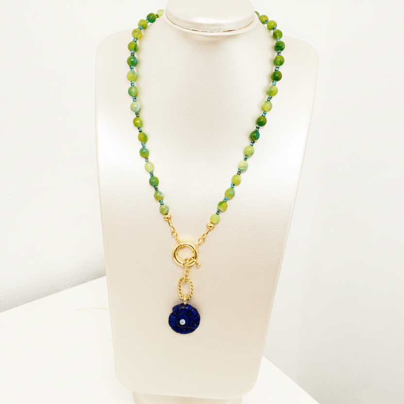 Collar en Agata y focal en lapis