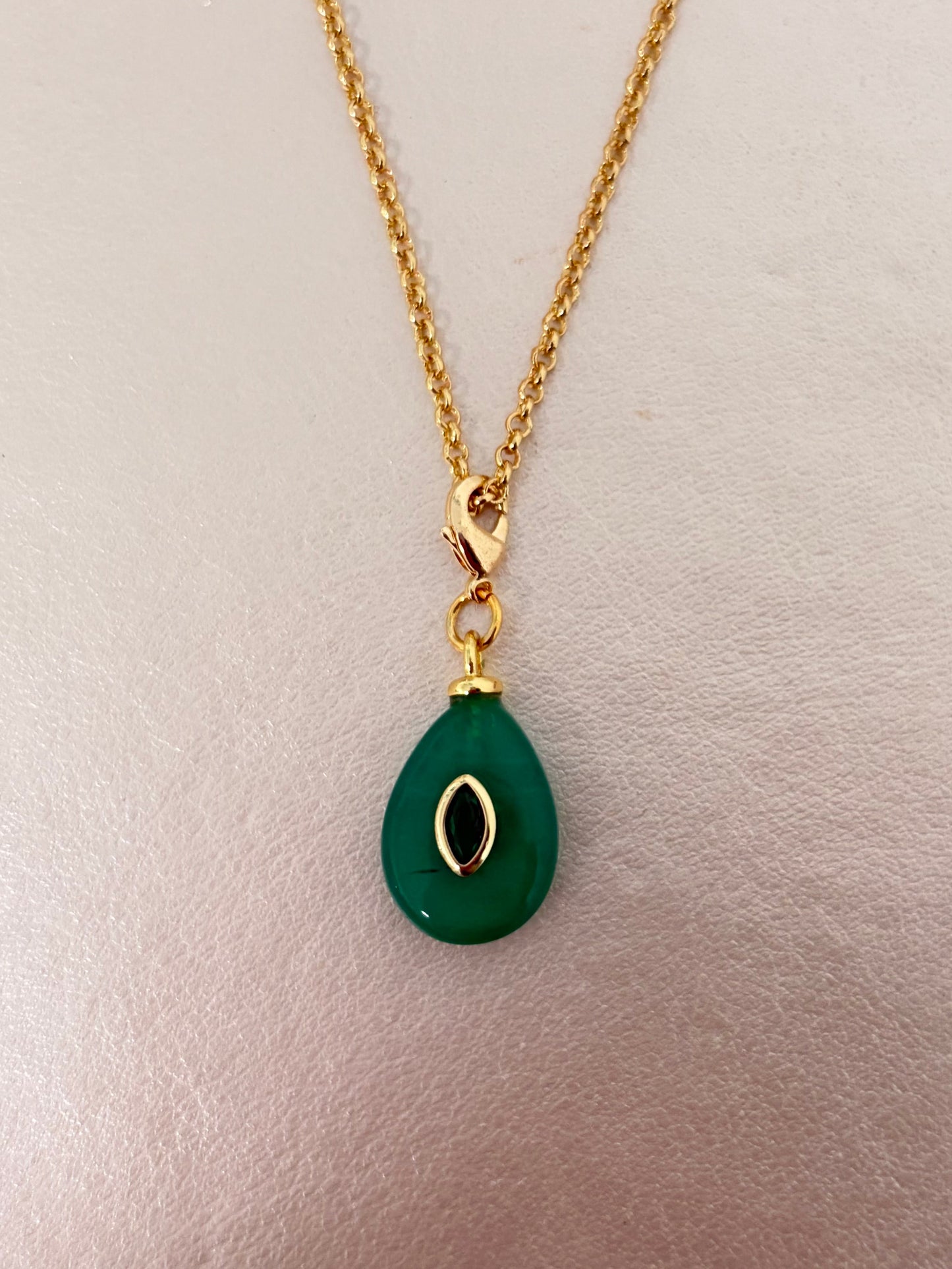 Collar esencia mineral (jade)