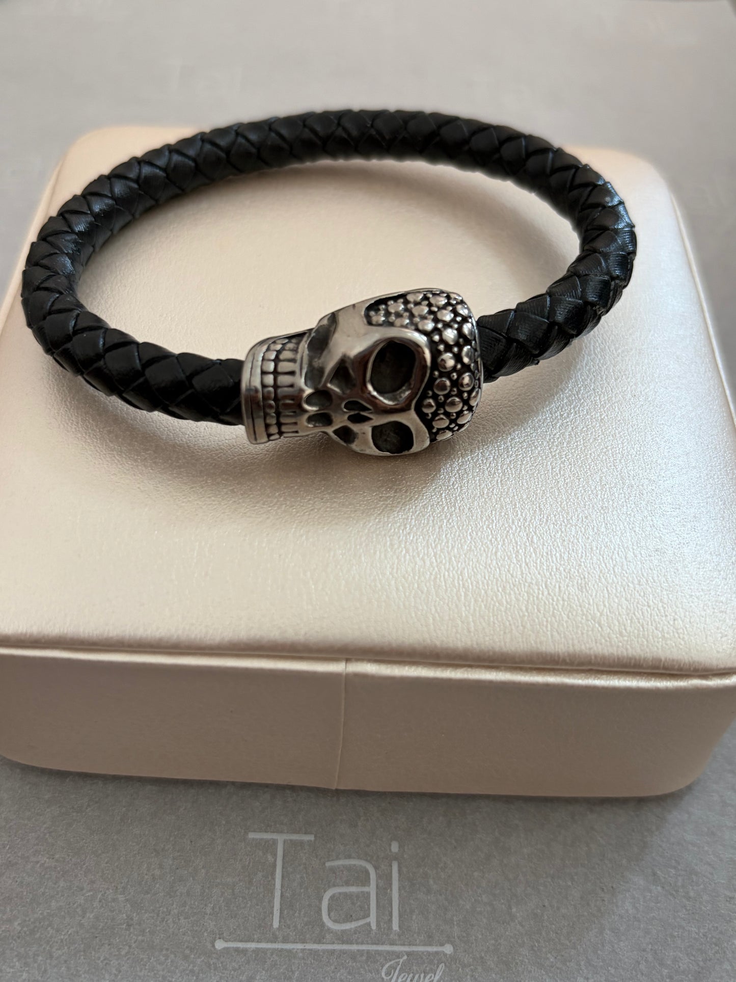 Pulsera en cuero (leather bracelet)
