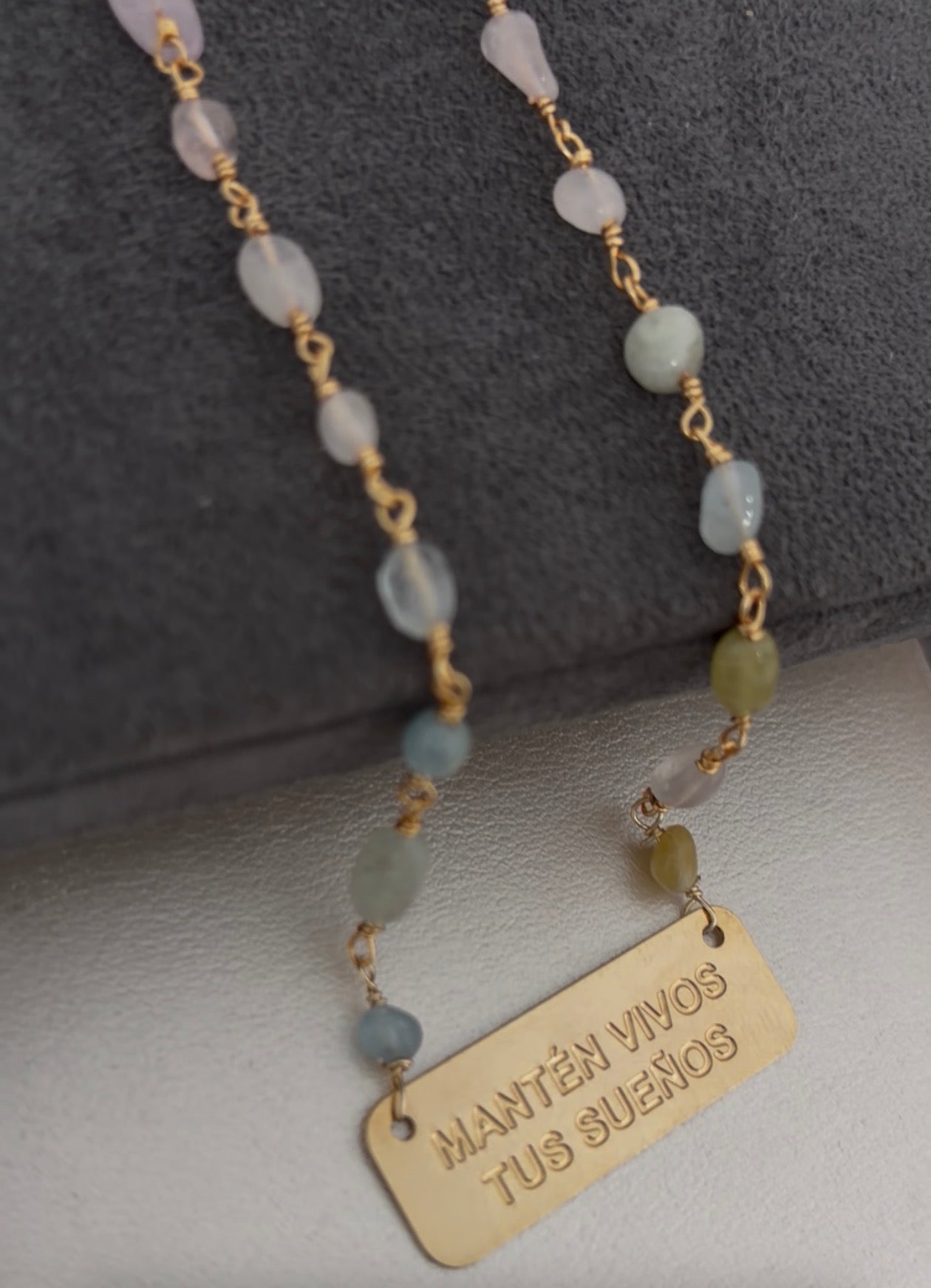 Mantén vivos tus sueños ( collar)morganite stone