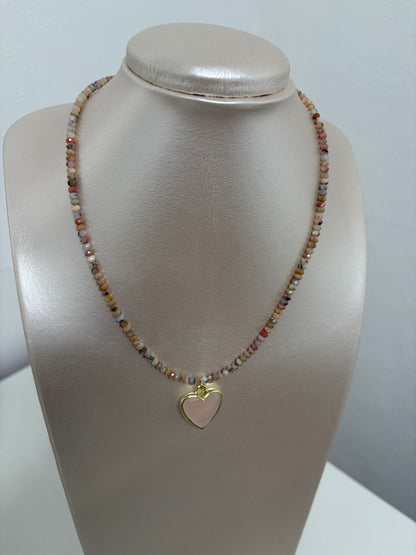 Collar en opalo rosado y cuarzo rosado