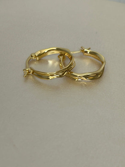 18k soft curve hoop