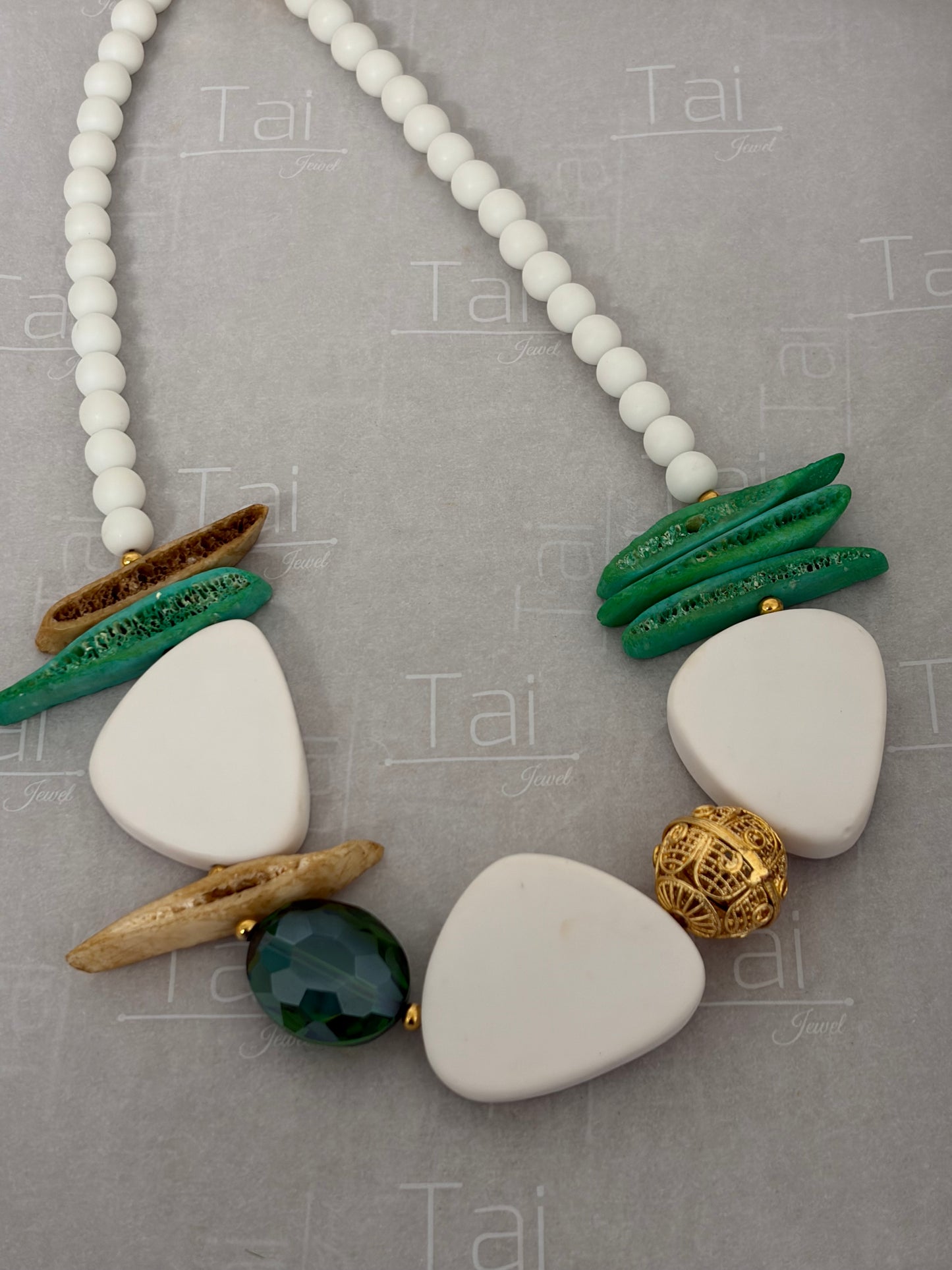 Collar calma tropical