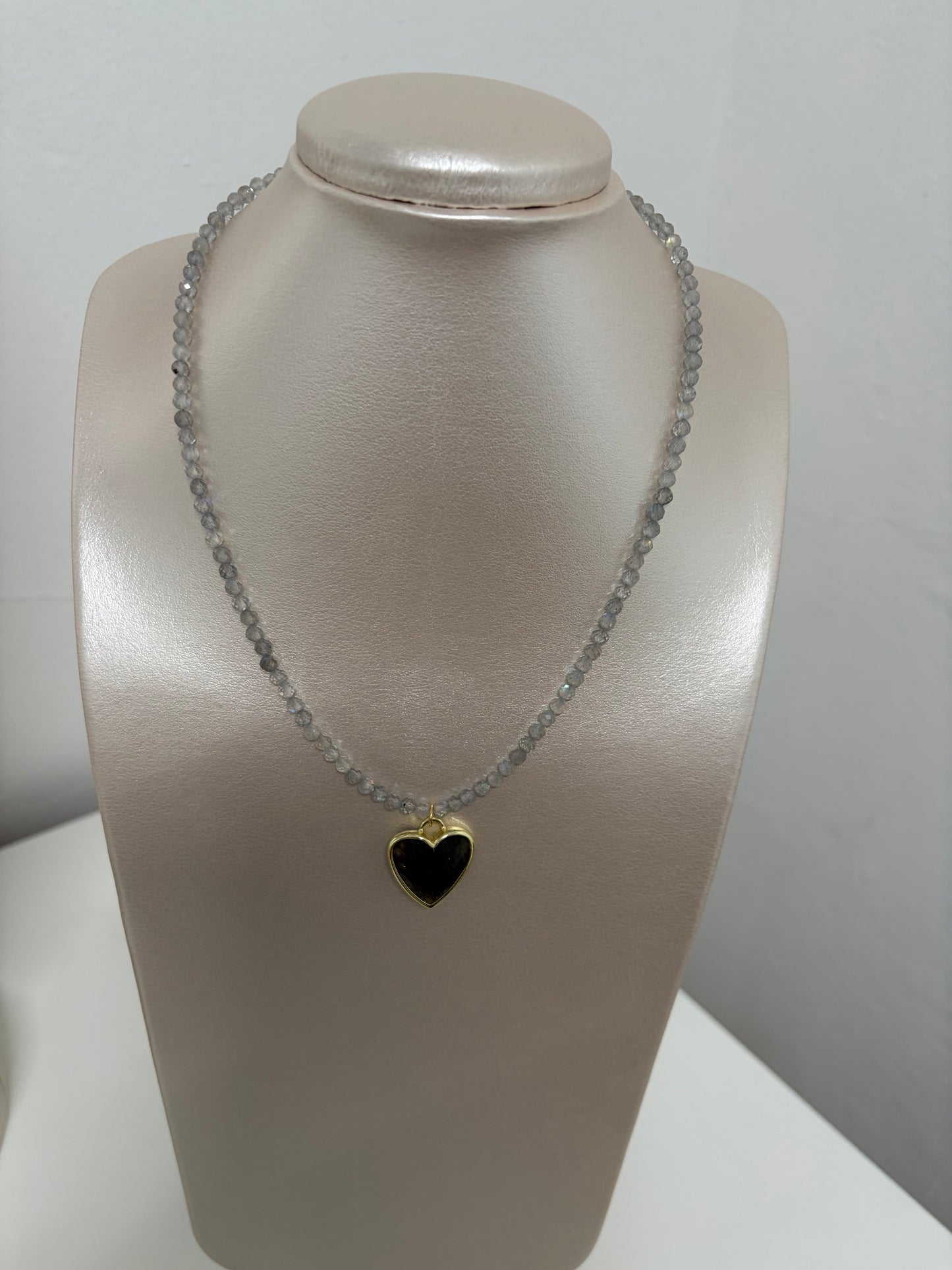 Collar en labradorita