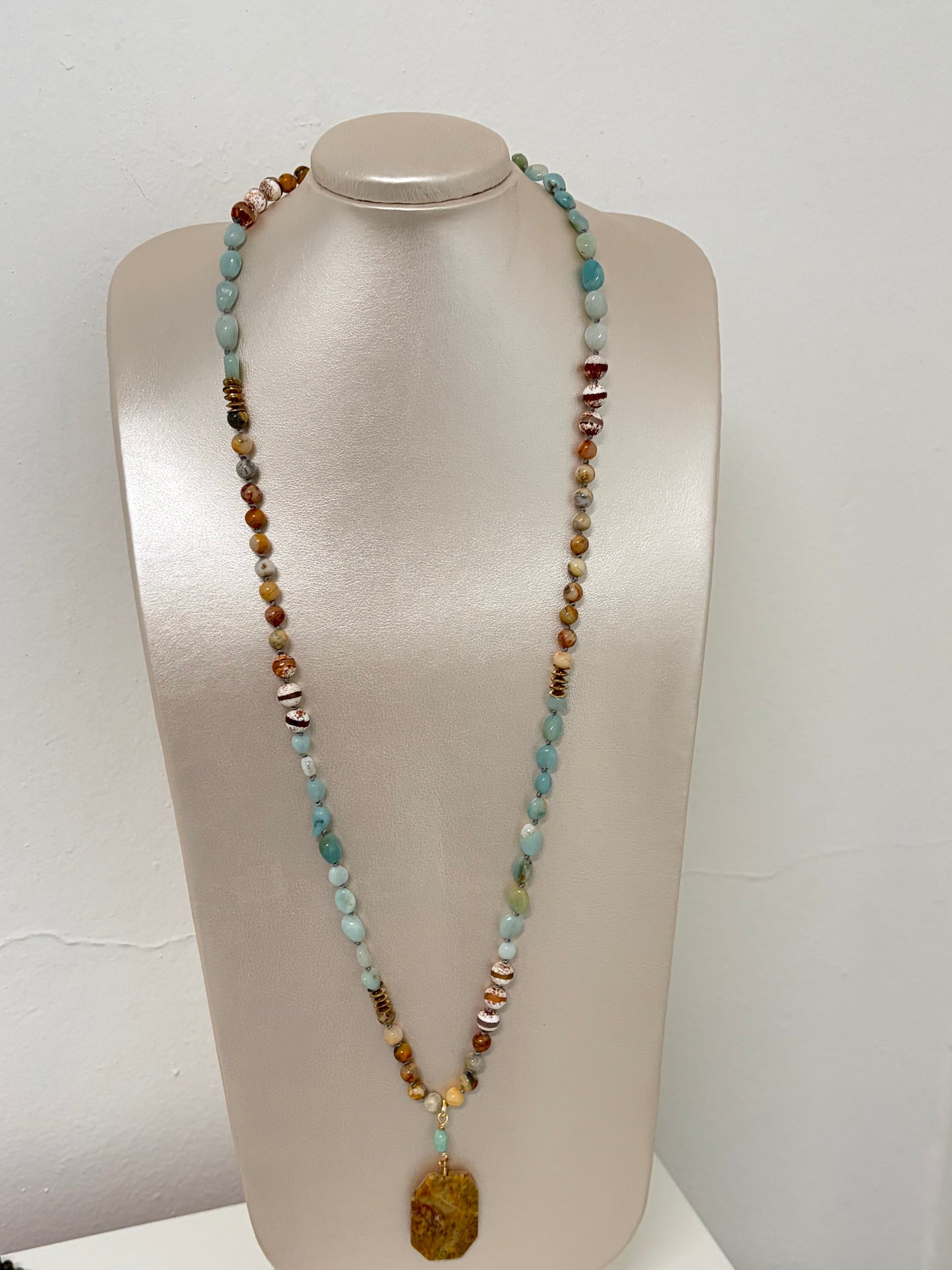 Collar Largo anudado Alma  Mineral