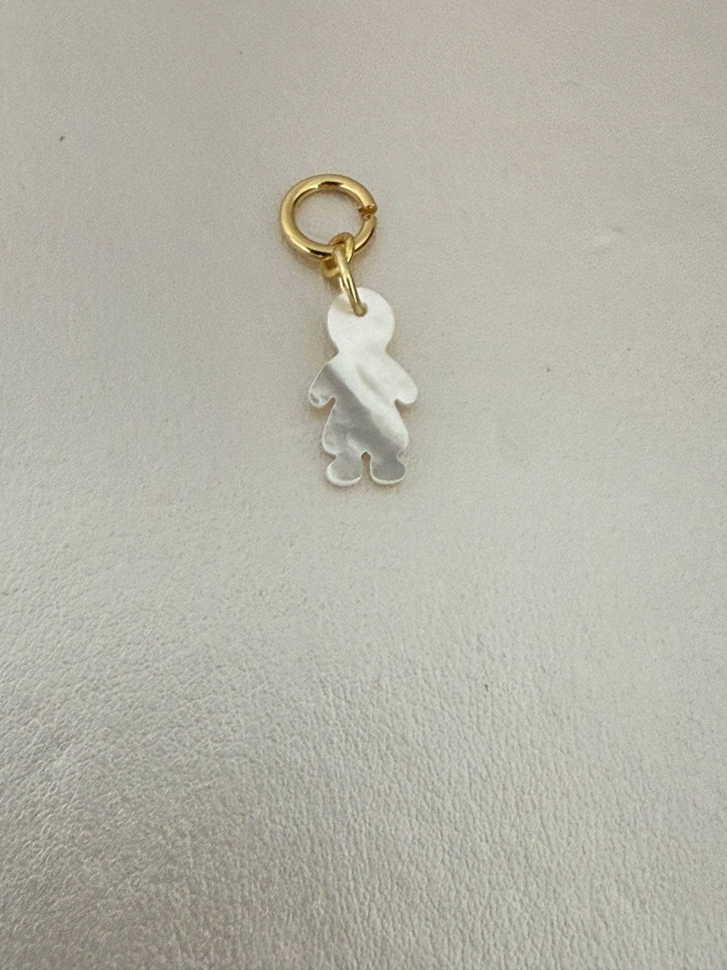 Amor de Mamá – Collar con Dije Niño/Niña en Madre Perla
