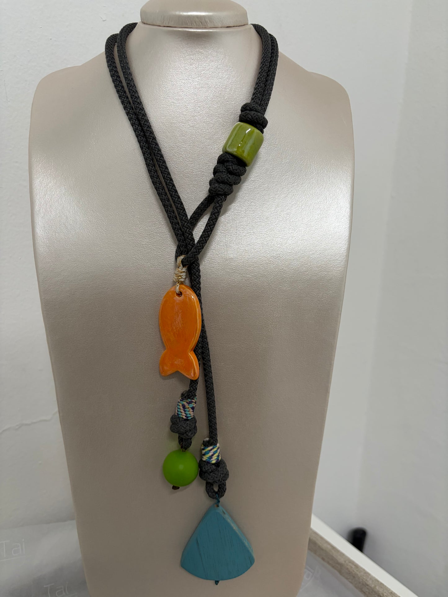 Isla atardecer (collar adjustable)Tiempo en de produccion 7-12 dias.