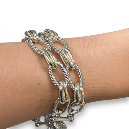 Pulsera plata y dorada con cierre en iman