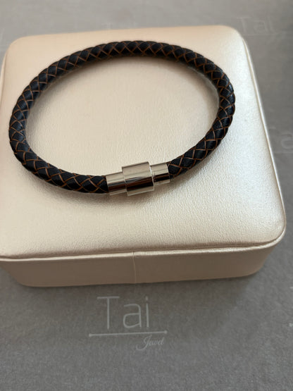 Pulsera en cuero (leather bracelet)