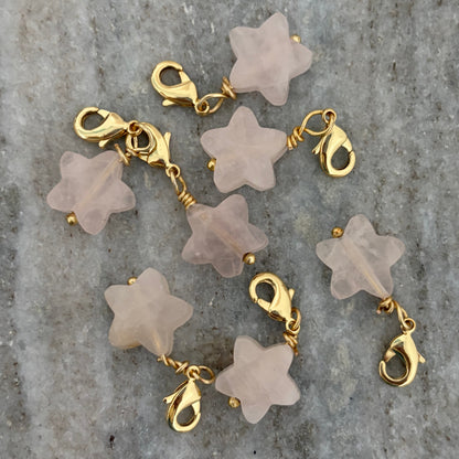 Charm estrella cuarzo rosado (14mm)
