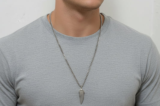 Agatha horn men necklace