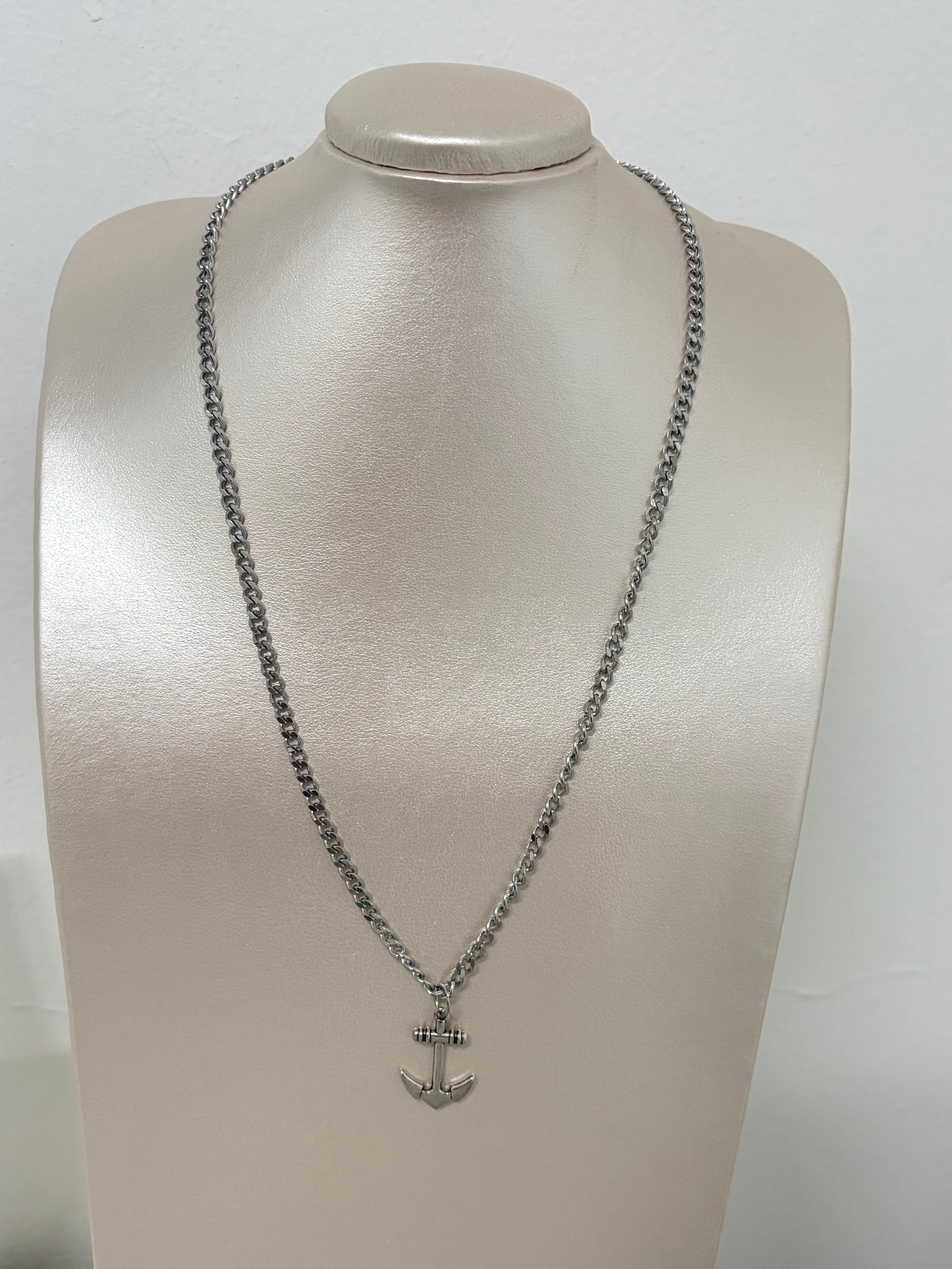 Collar con ancla