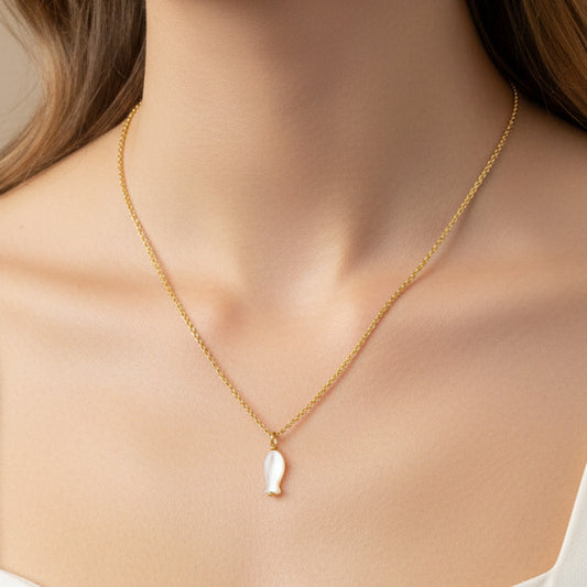 Pez de Nácar ✨ El detalle sutil que transforma cualquier look
