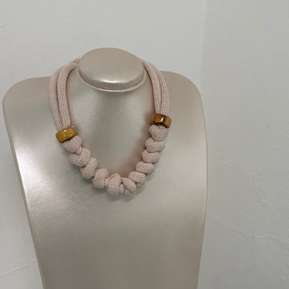 Collar náutico crema( con colgantr removible)