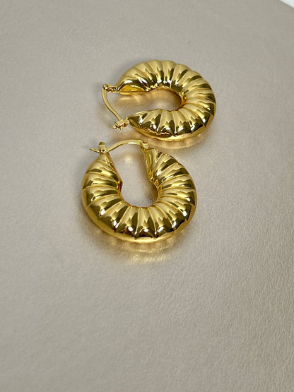 18k Ripple Hoop