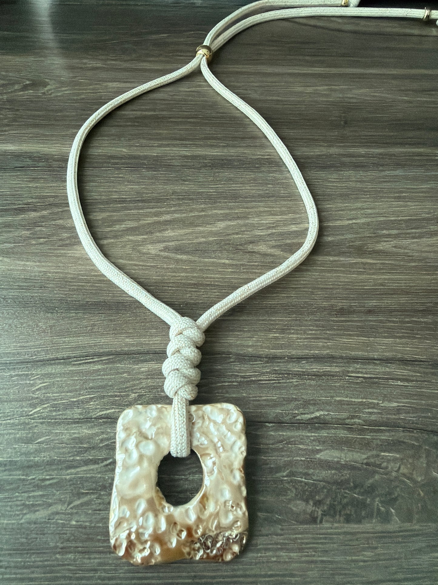 Collar ajustable Horizonte costero arenal (usalo corto o largo)
