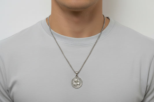 Virgen Maria con el niño Jesús collar