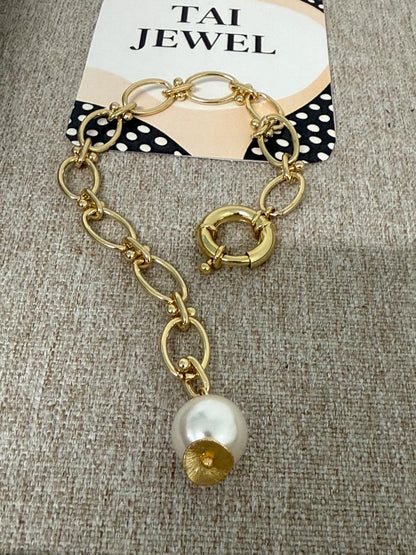 Gold pearl bracelet