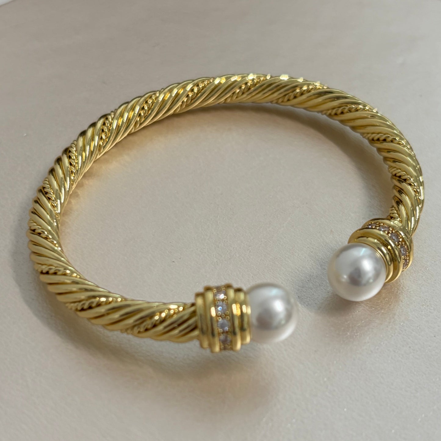 Reflejo de perla dorado (18k plated)