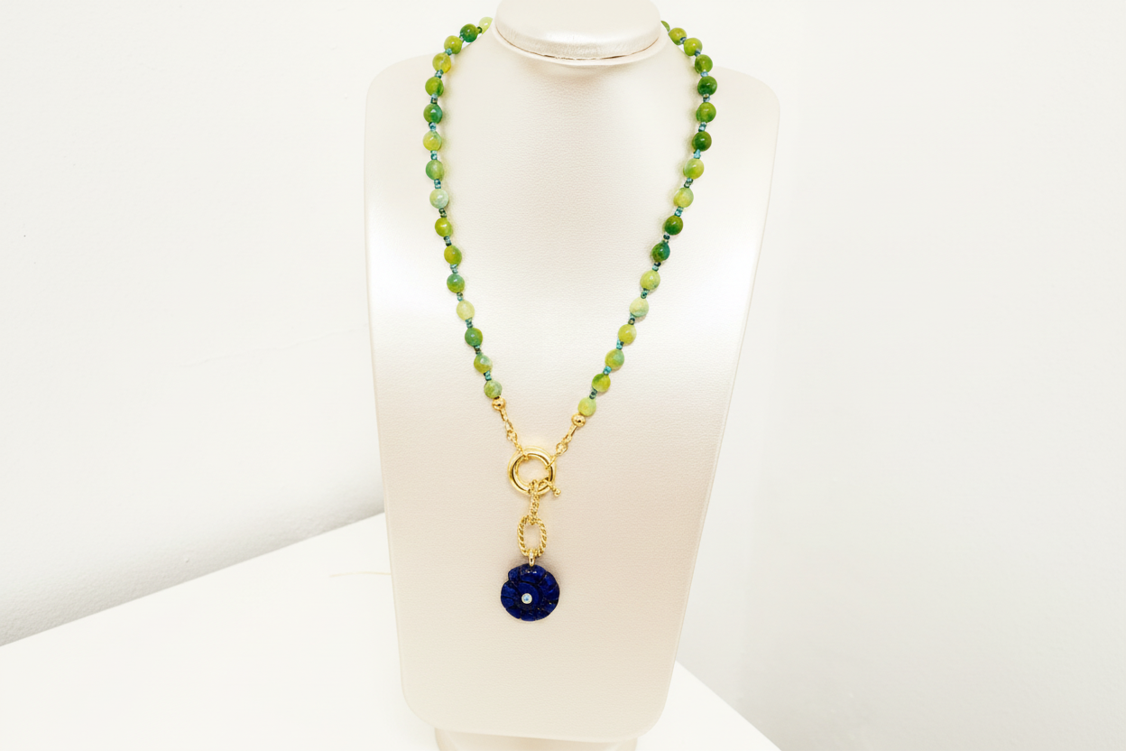 Collar en Agata y focal en lapis