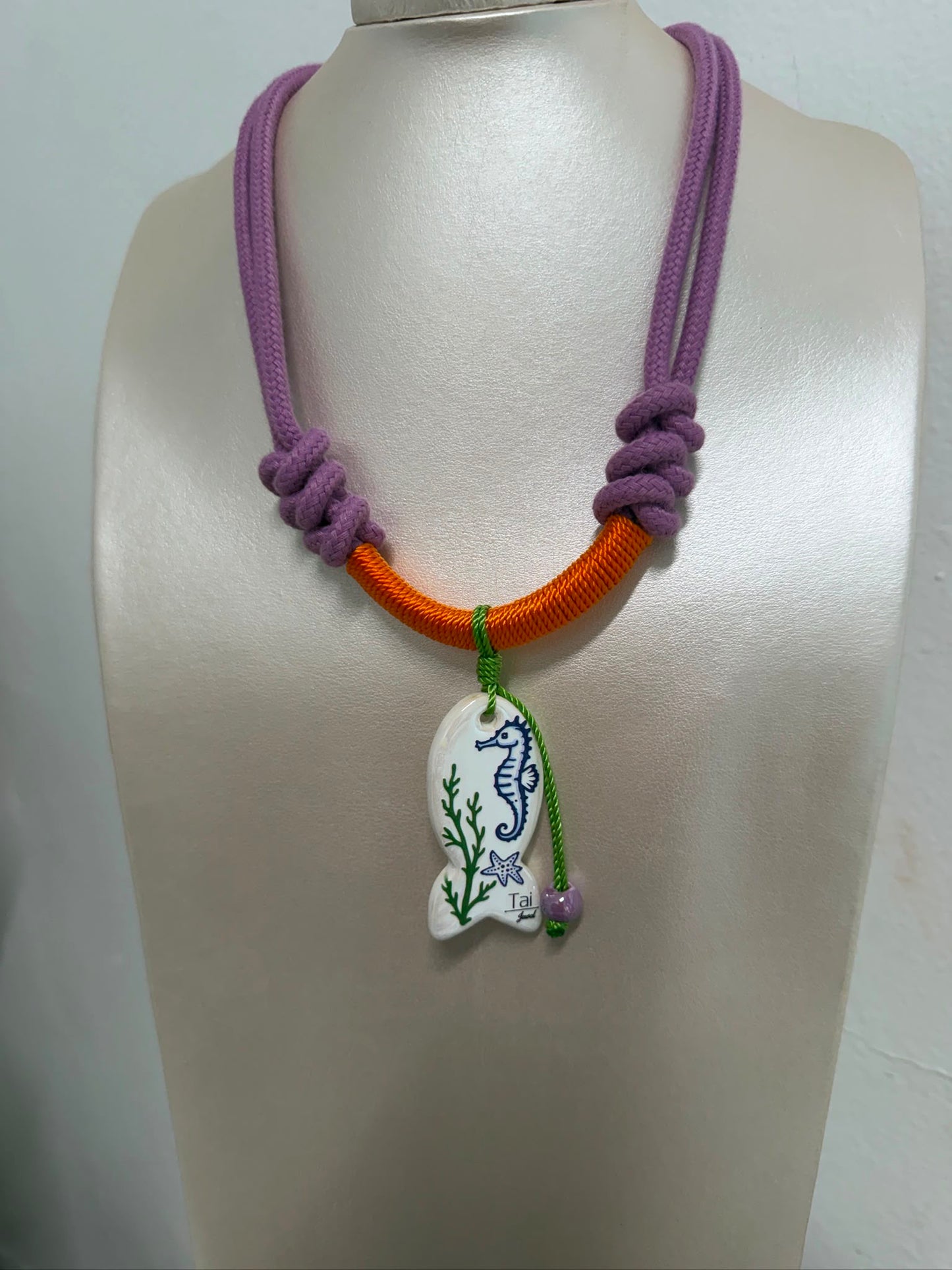 La marina  by Tai style #2 collar en hilo