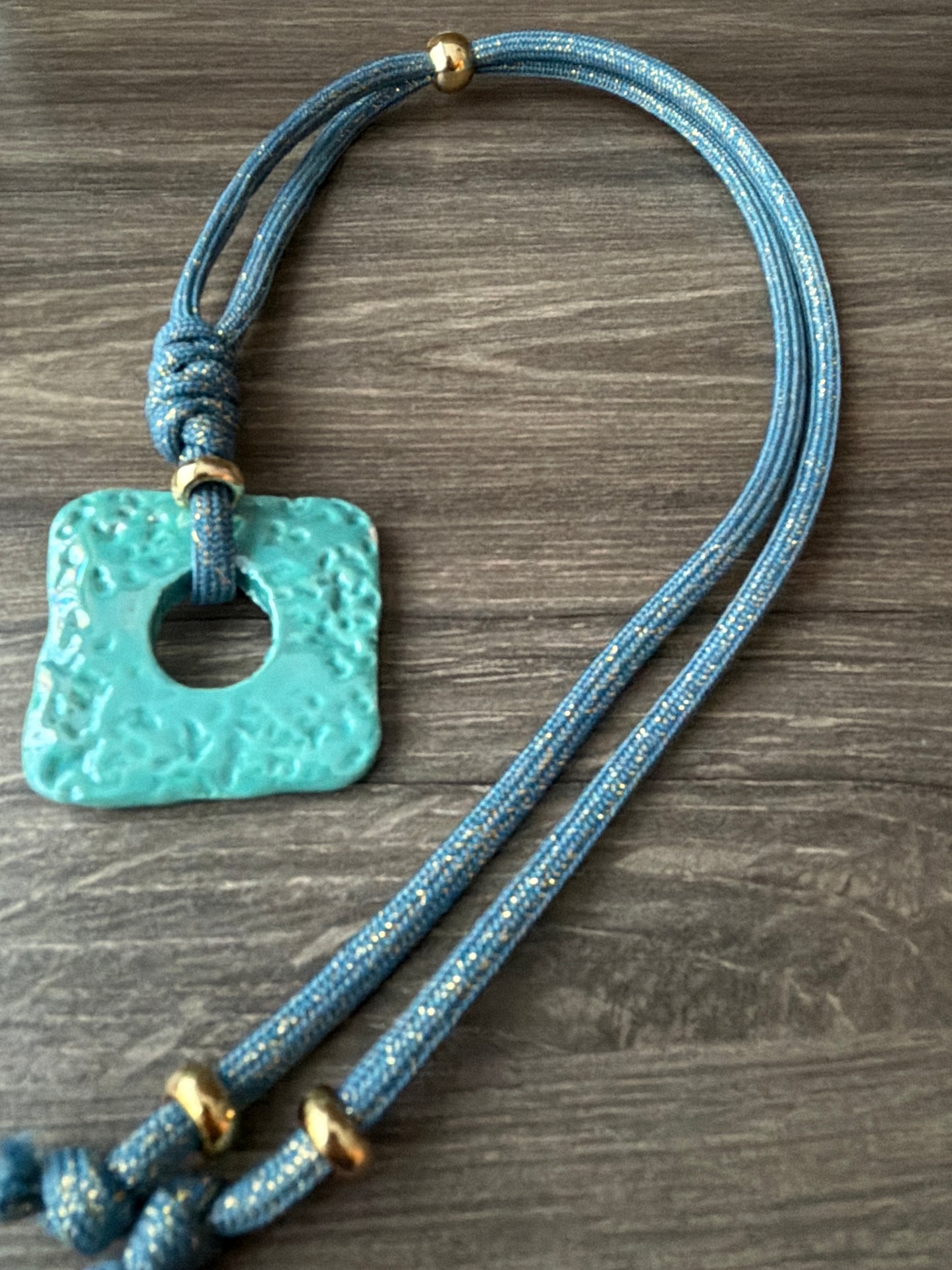 Collar ajustable Horizonte costero(usalo corto o largo) turquesa
