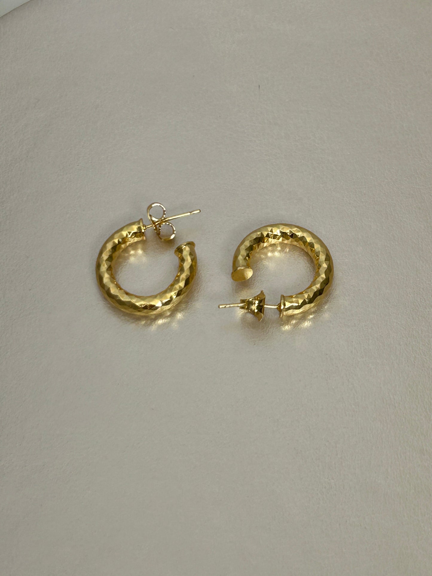 18k Soft mini hoop