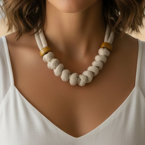 Collar náutico crema( con colgantr removible)