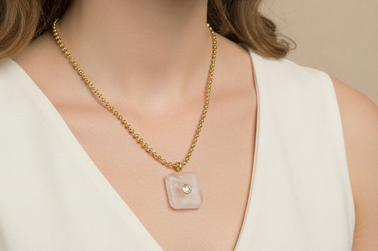 Luz del Corazon a Quartz Collection(cuarzo clear rectangular y cadena)