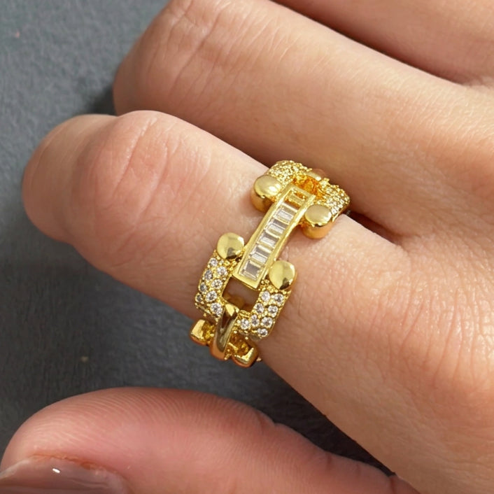 Sortija ajustable con  zirconia 18k plated