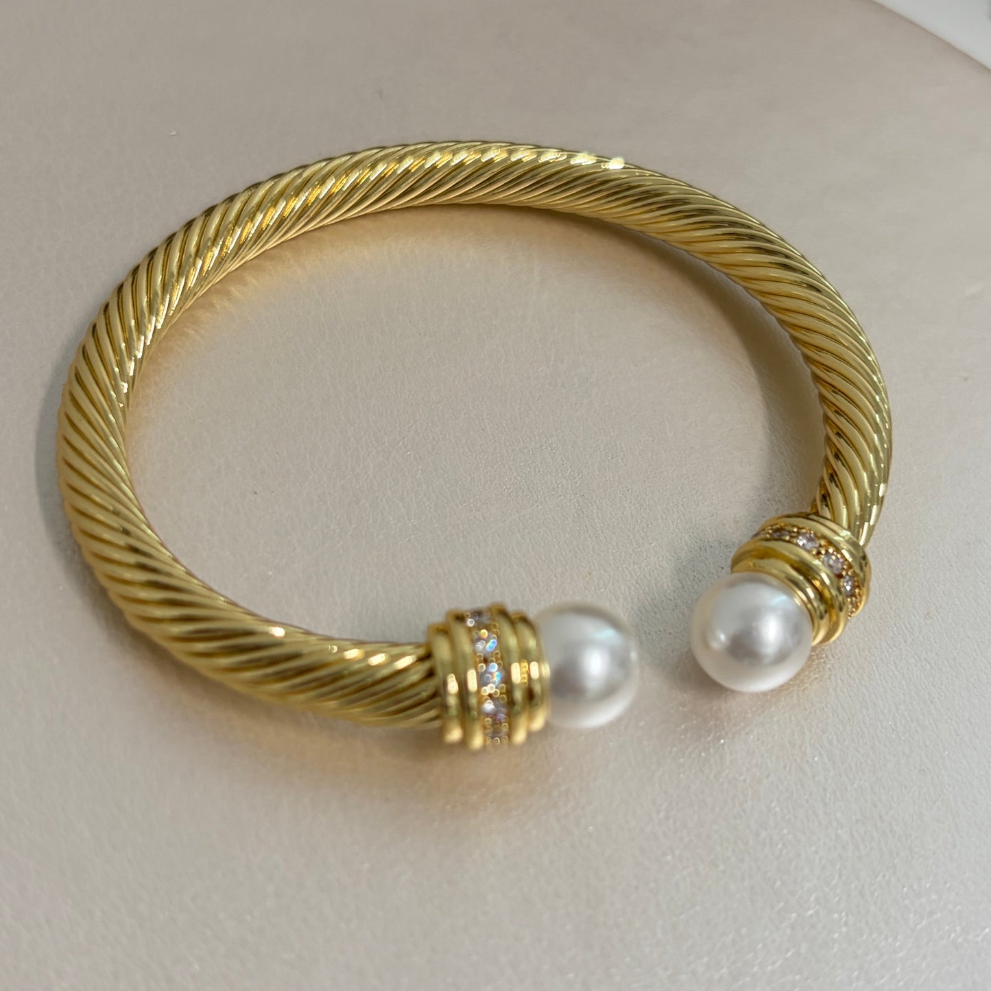 Reflejo de perla dorado (18k plated)