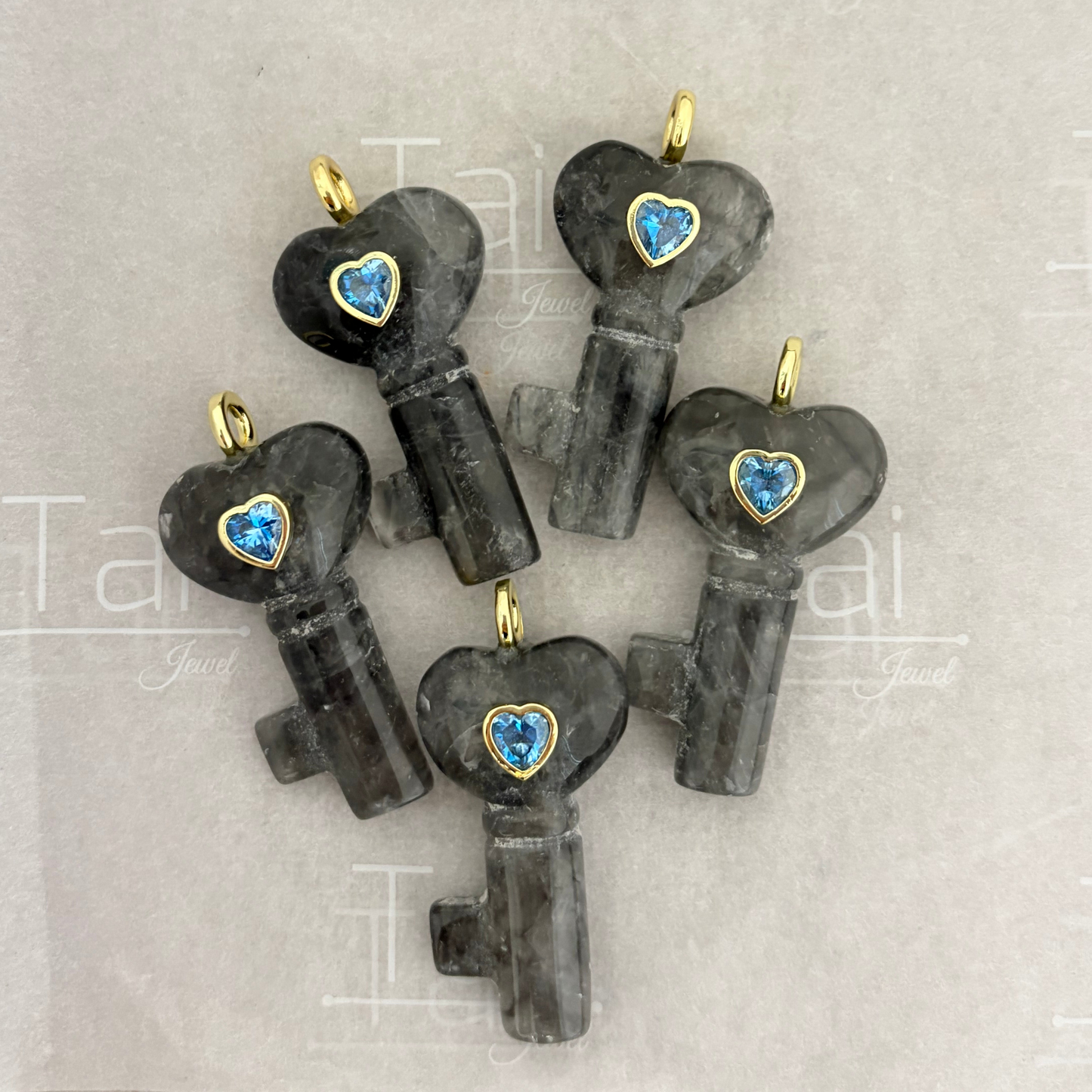 Collar la  Llave de la Intuición – Descúbrela en Ti(labradorita)