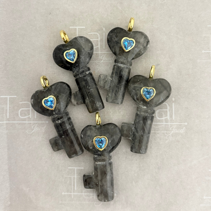 Collar la  Llave de la Intuición – Descúbrela en Ti(labradorita)
