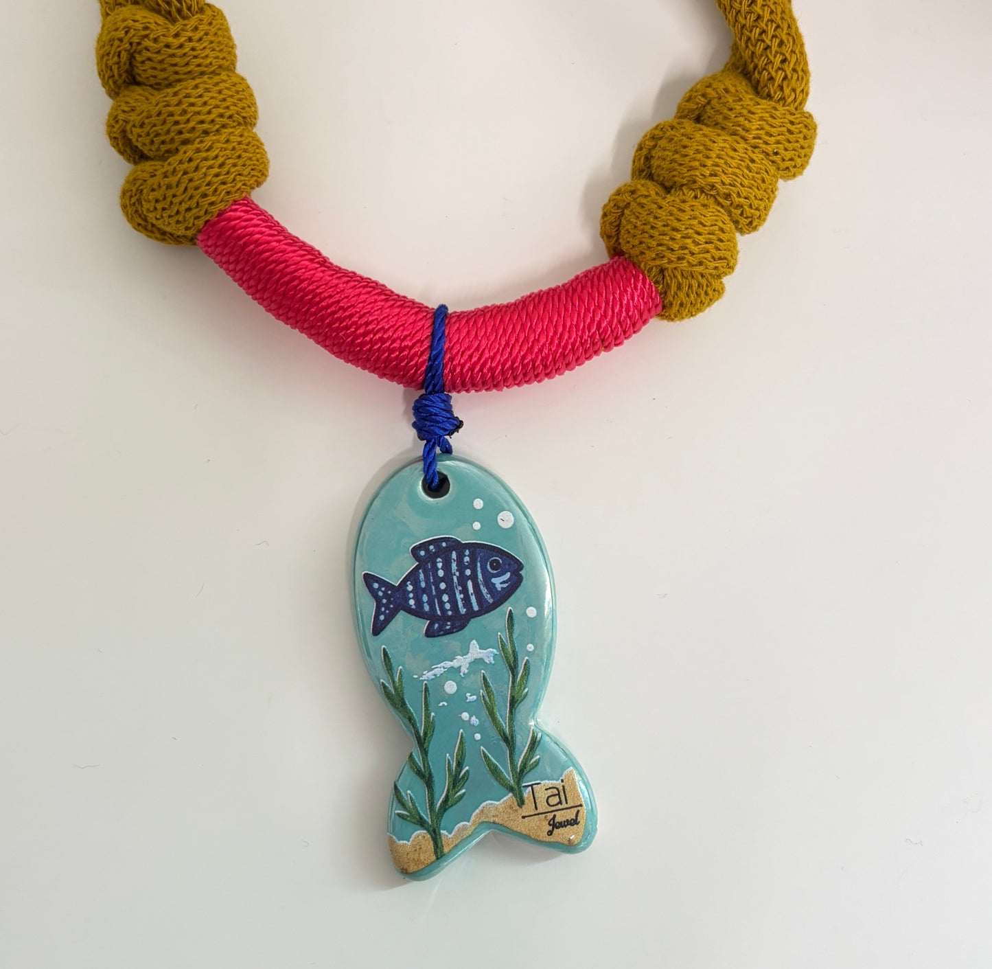 La marina  by Tai style #5 collar en hilo
