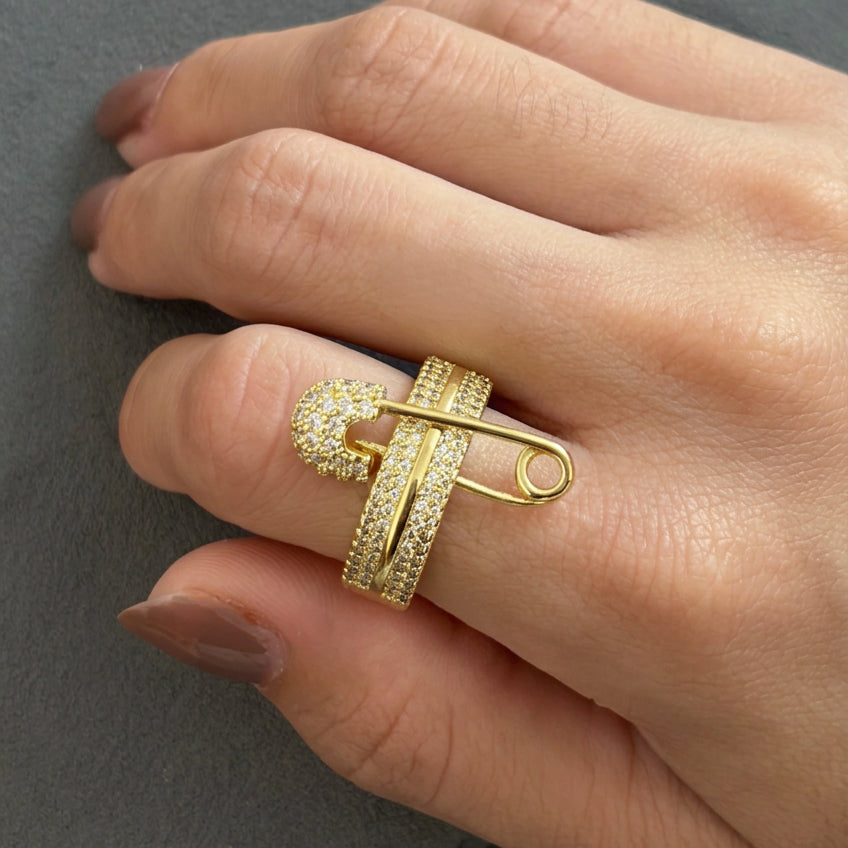 Pave ring with safety pin