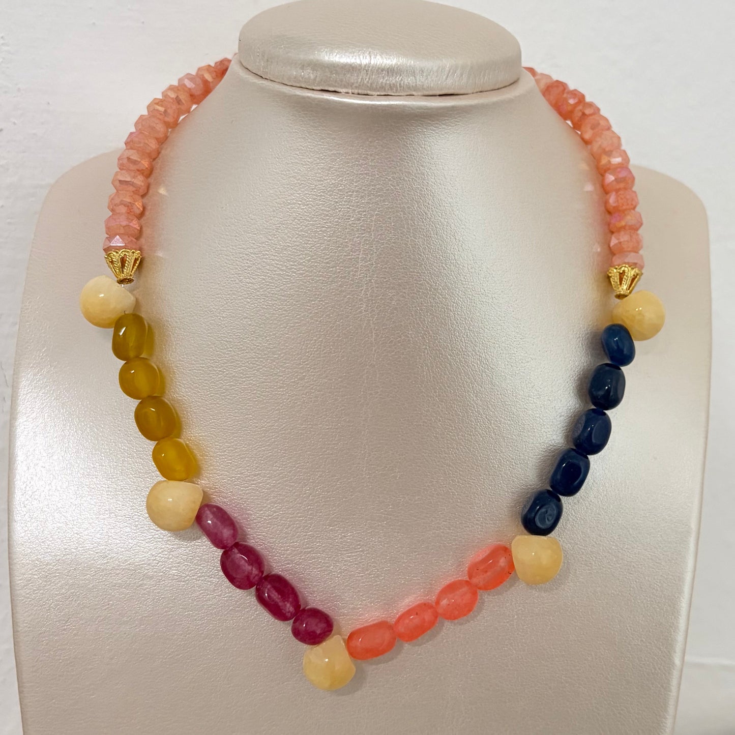 Collar en jades multicolor