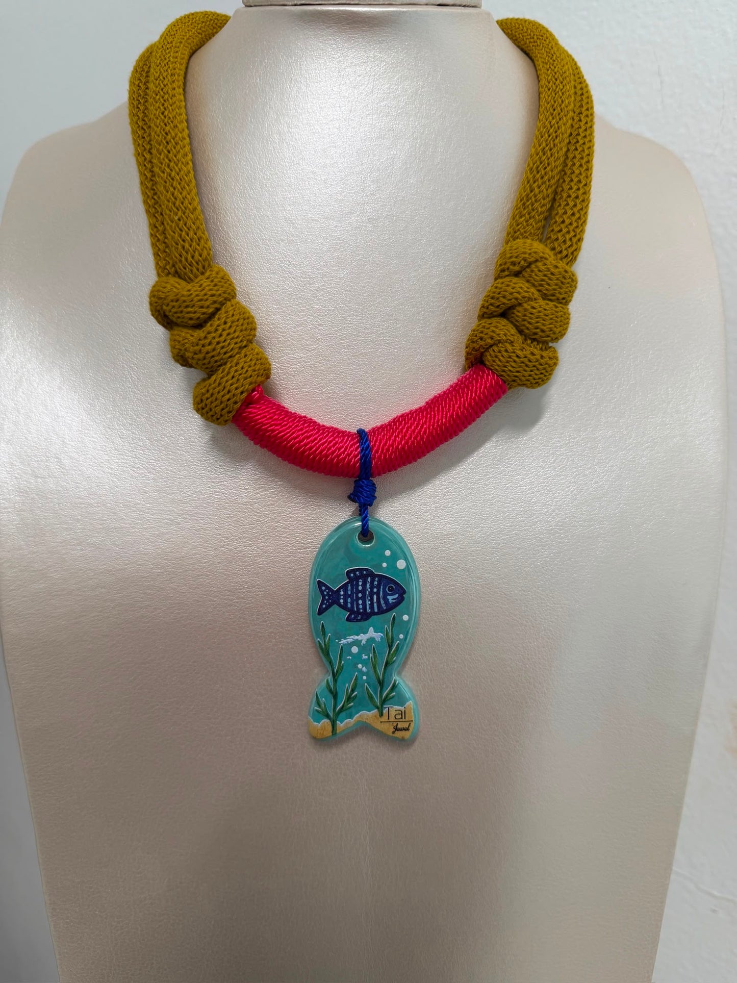 La marina  by Tai style #5 collar en hilo