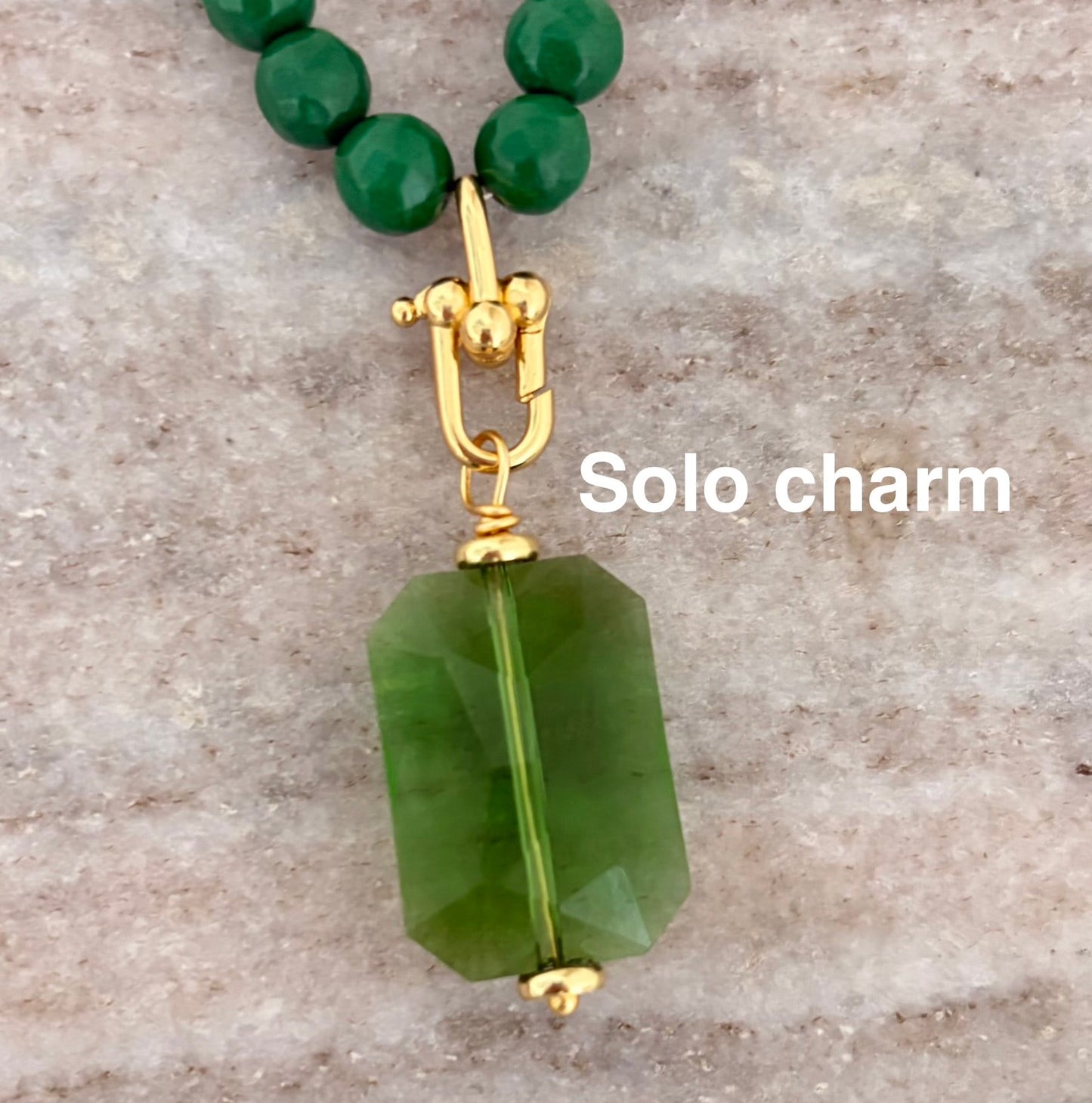 Collar con charms intercambiables en jade(multiples opciones al vestir)