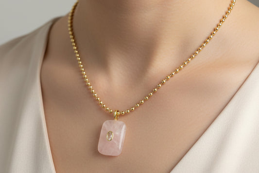 Luz del Corazon a Quartz Collection (cuarzo rosado rectangular y cadena)