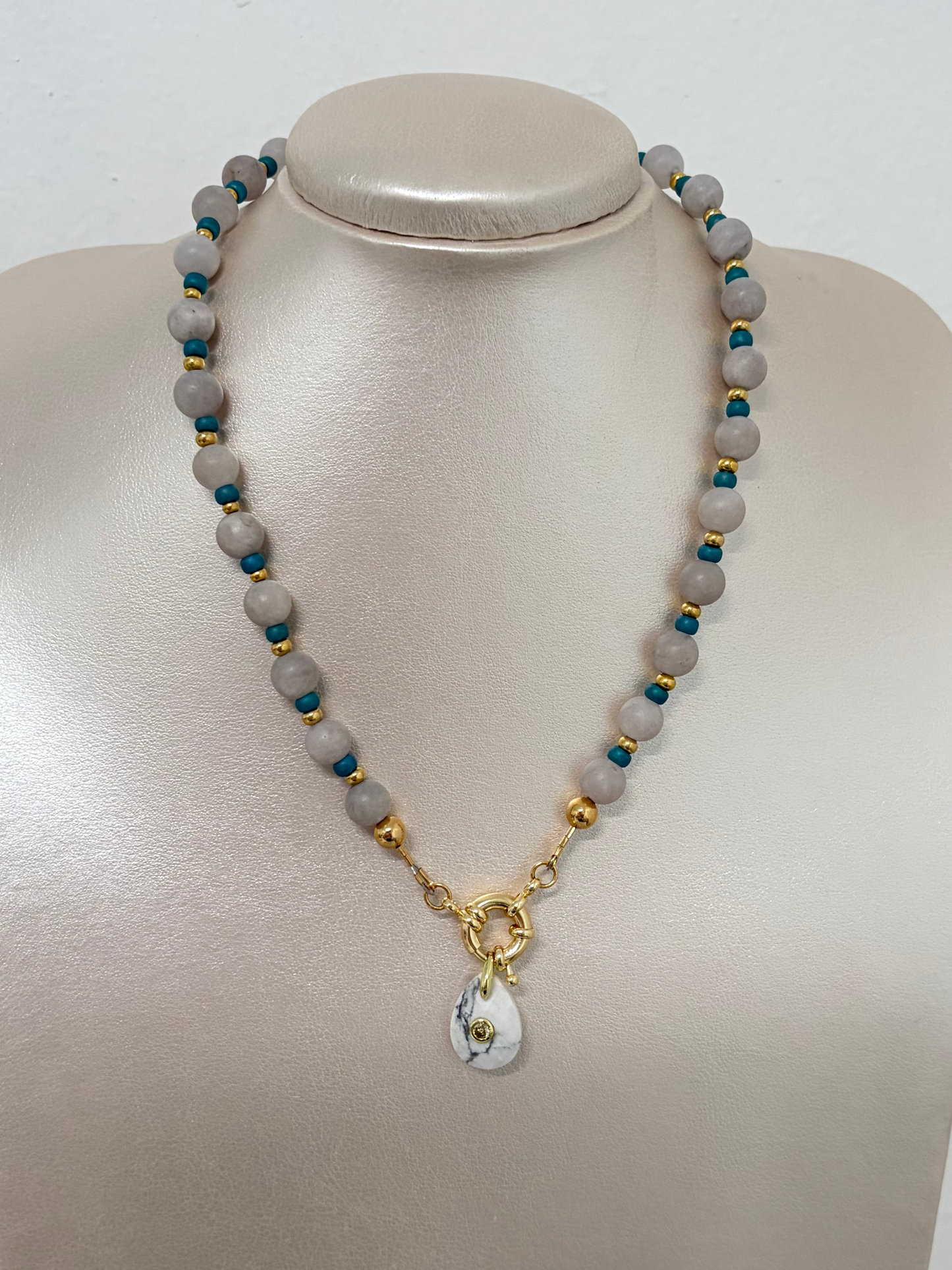 Minimalist necklace