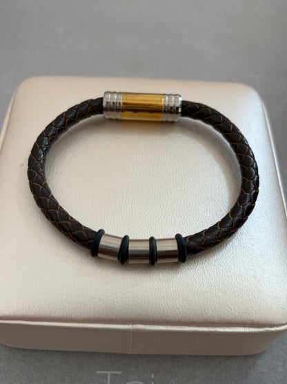Pulsera en cuero (leather bracelet)