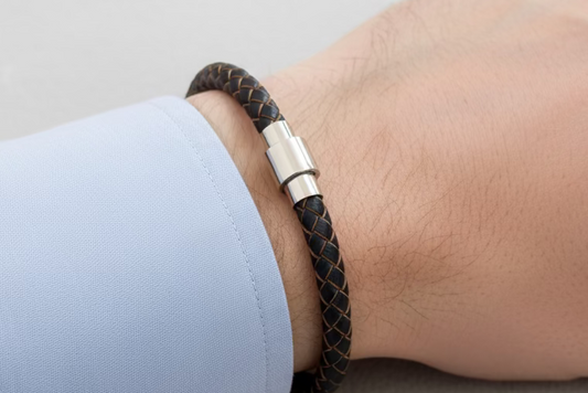 Pulsera en cuero (leather bracelet)