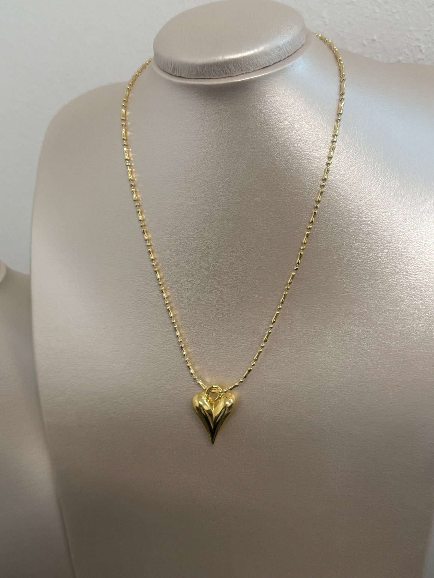 Pointy heart with chain 18k plated