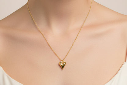 Pointy heart necklace with chain