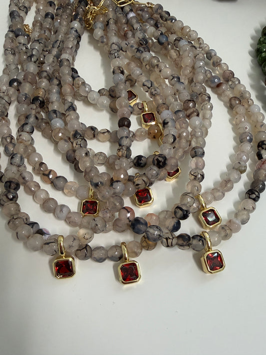 Collar en agata y zirconia